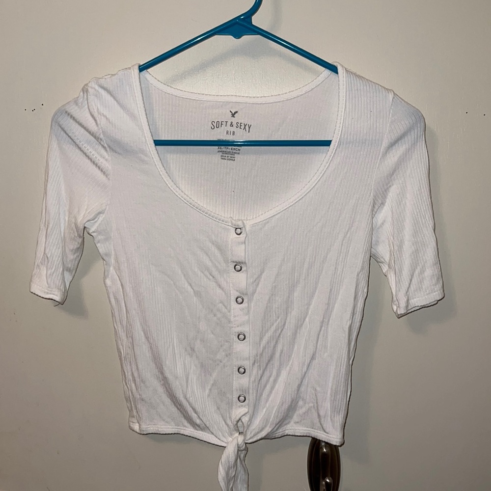 Short sleeve white front knotted crop top